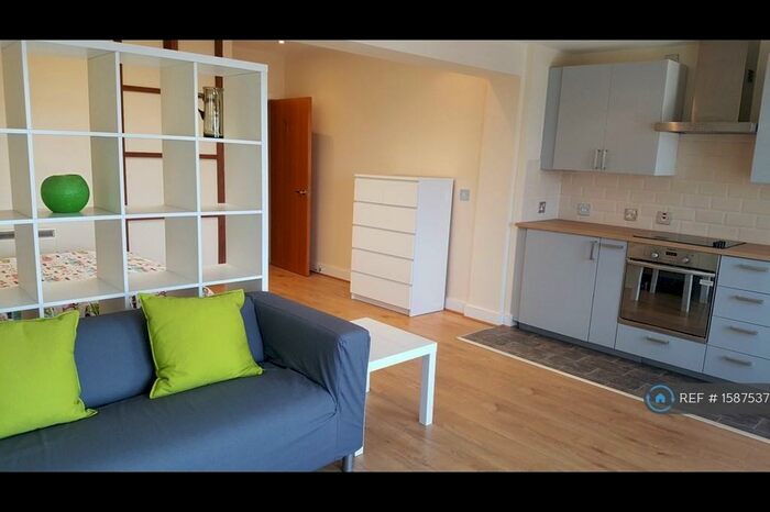 Studio To Rent In Moseley Road, Birmingham, B12