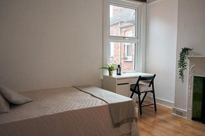 1 Bedroom Flat To Rent In Mora Road, NW2