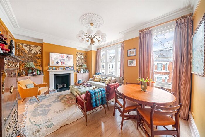 3 Bedroom Flat For Sale In Kyrle Road, Wandsworth, London, SW11