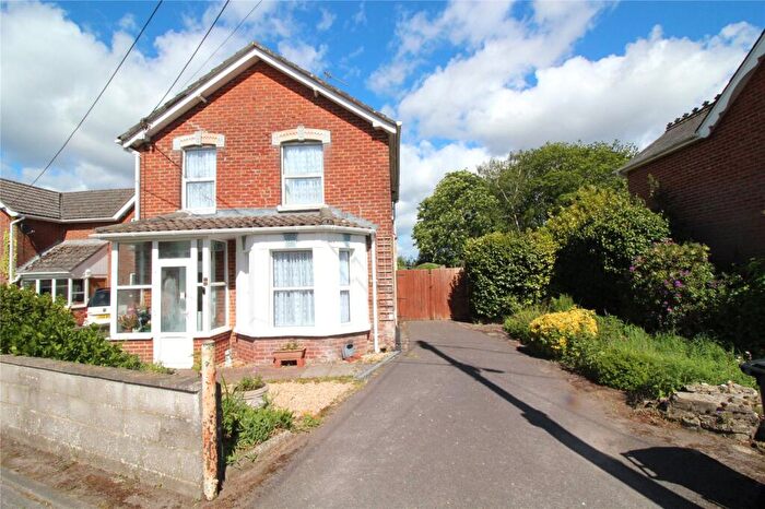 3 Bedroom Detached House For Sale In Top Lane, Ringwood, Hampshire, BH24
