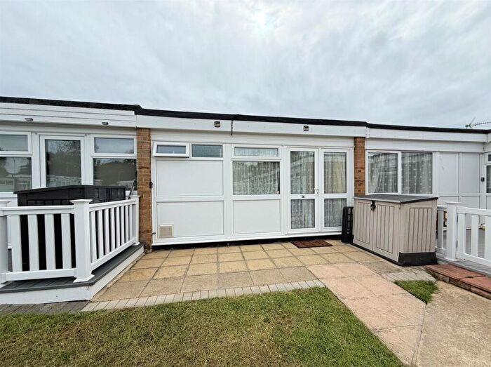 2 Bedroom Chalet For Sale In Beach Road, Hemsby, NR29