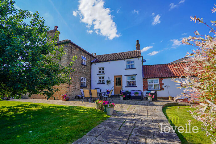 4 Bedroom Detached House For Sale In High Street, East Ferry, DN21