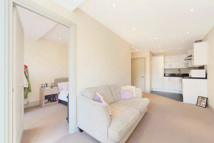 1 Bedroom Apartment To Rent In Church Street, Weybridge, KT13