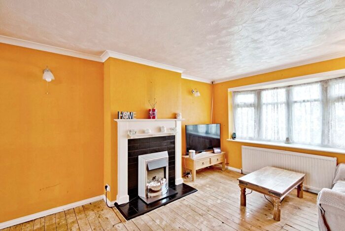 3 Bedroom Terraced House For Sale In St Agnes Drive, Canvey Island, SS8