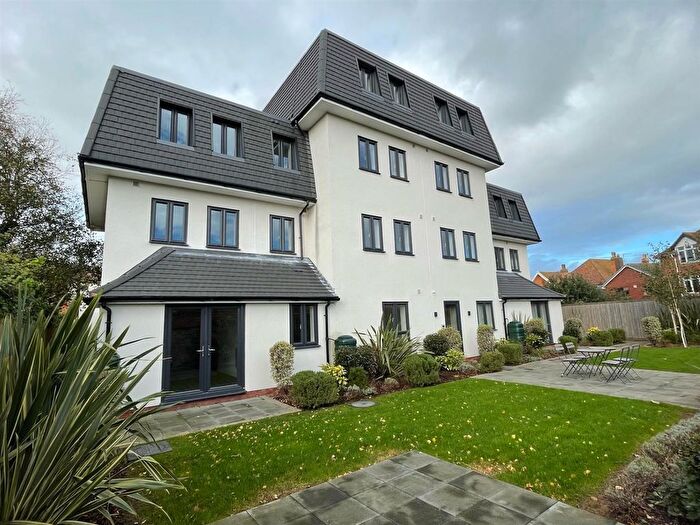 2 Bedroom Flat To Rent In Victoria Street, Burnham-On-Sea, TA8