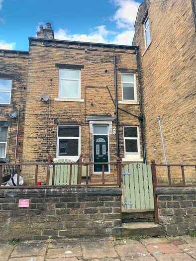 3 Bedroom Terraced House To Rent In Vine Terrace, Halifax, HX1