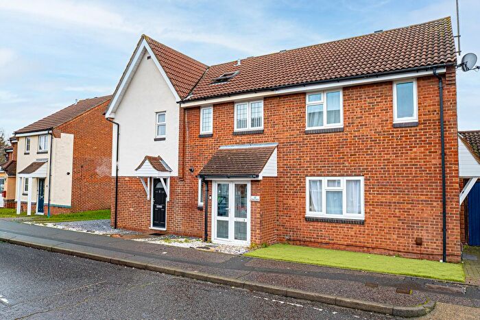 3 Bedroom Terraced House For Sale In Mallards, Southend-On-Sea, SS3