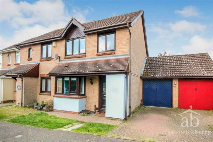 3 Bedroom End Of Terrace House To Rent In Yewtree Grove, Ipswich, IP5