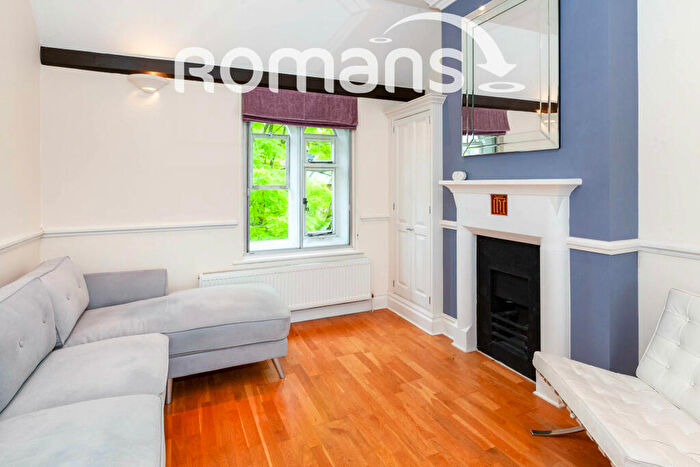 2 Bedroom Apartment To Rent In Hatch Lane, SL4