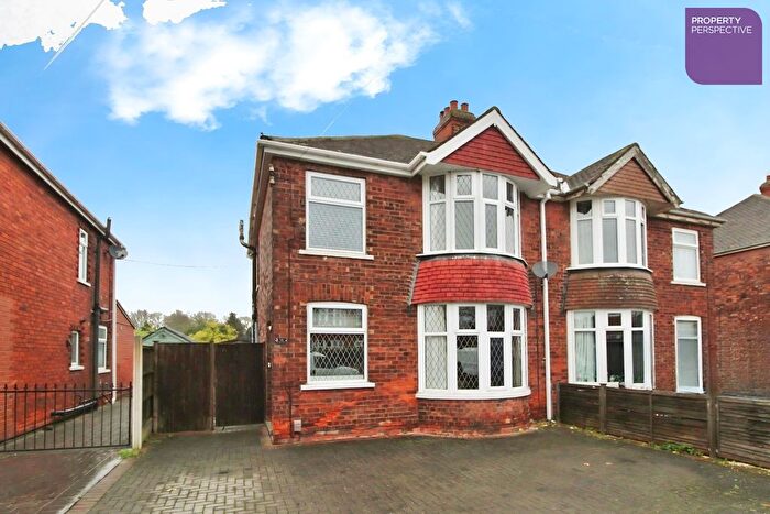 3 Bedroom Semi-Detached House For Sale In Lloyds Avenue, Scunthorpe, DN17