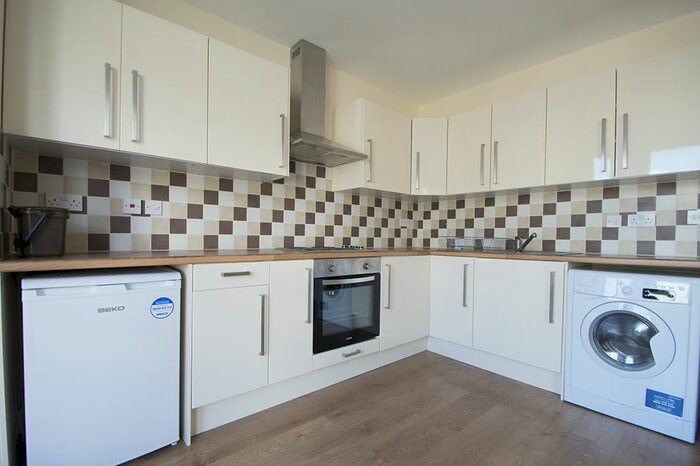 1 Bedroom Flat To Rent In Claude Road, Cardiff, CF24