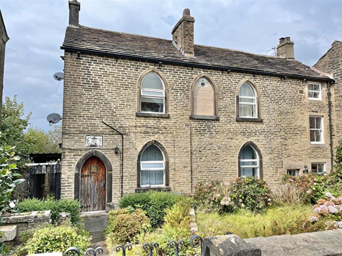 2 Bedroom Property For Sale In Hague Street, Glossop, SK13