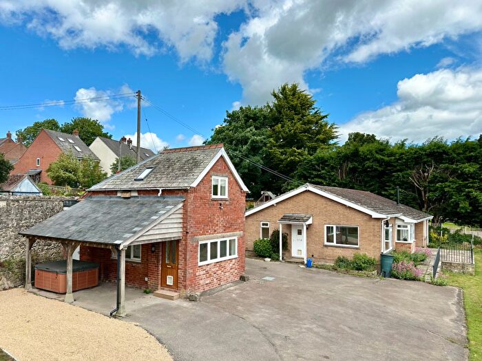 4 Bedroom Detached Bungalow For Sale In Woolhope, Hereford, HR1