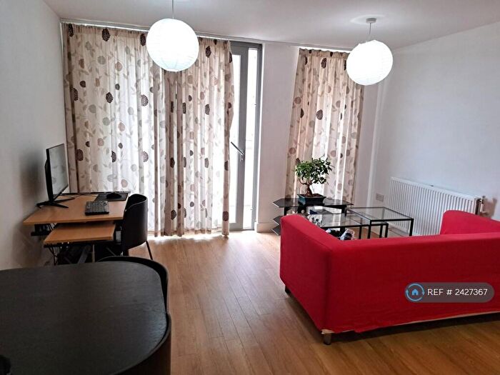 Studio To Rent In Elmira Street, London, SE13