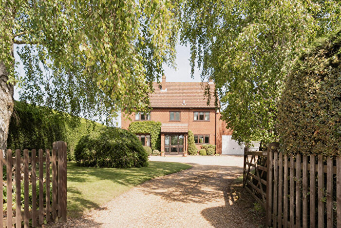 4 Bedroom Detached House For Sale In Mattishall Road, East Tuddenham, Dereham, Norfolk, NR20