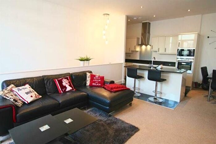 2 Bedroom Flat To Rent In Wollaton Street, Nottingham, Nottinghamshire, NG1