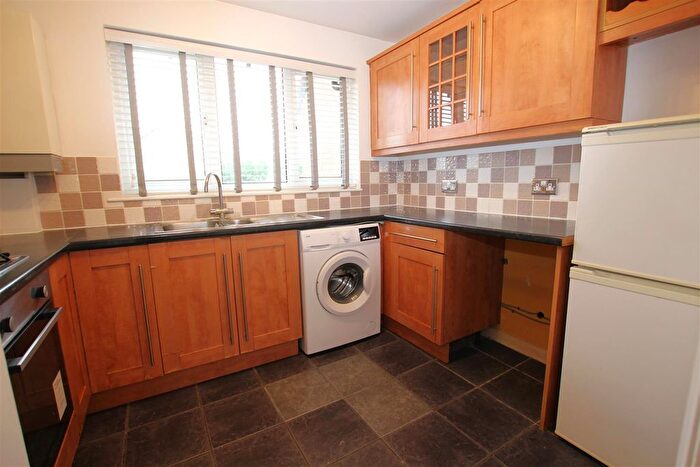 1 Bedroom Flat To Rent In Porlock Place, Calcot, Reading, RG31