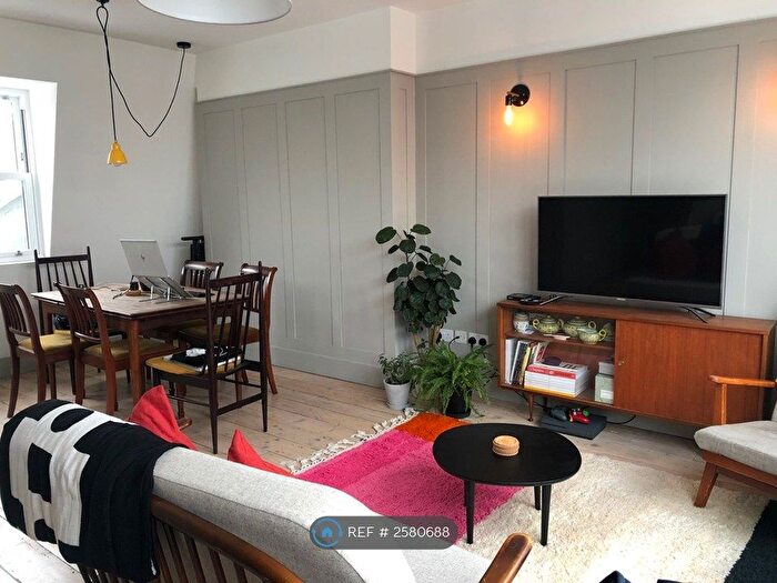 2 Bedroom Flat To Rent In Montpelier Road, London, SE15