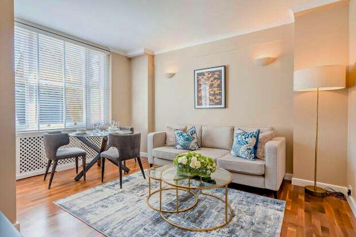 2 Bedroom Flat To Rent In Hill Street, London, W1J