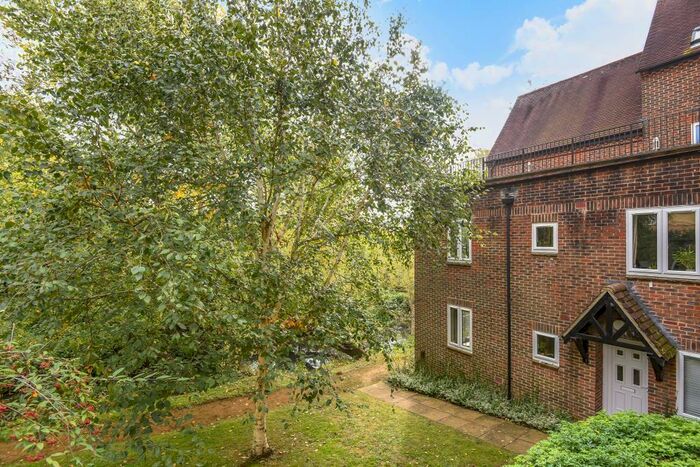 2 Bedroom Apartment To Rent In Water Eaton Road, Summertown, OX2