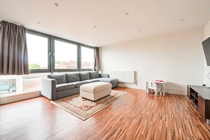 2 Bedroom Apartment To Rent In High Street Guildford, GU1