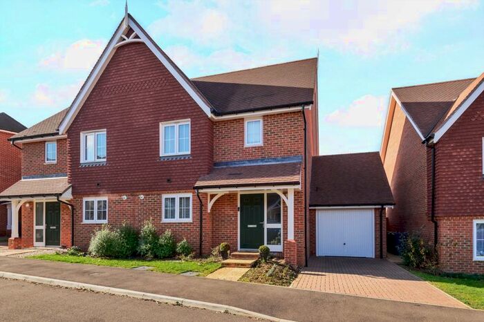 3 Bedroom Semi-Detached House To Rent In Weyburn Lane, Elstead, Godalming GU8