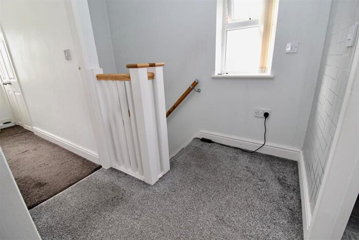 2 Bedroom End Of Terrace House For Sale In Brownfield Road, Shard End, Birmingham, B34