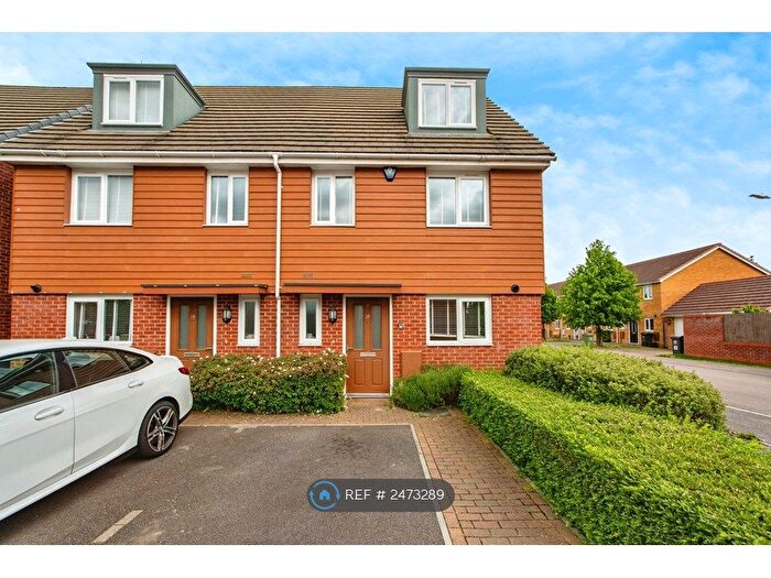3 Bedroom Semi-Detached House To Rent In Ruby Tuesday Drive, Dartford, DA1