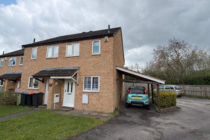 2 Bedroom House To Rent In Empingham Close, Bletchley, MK2