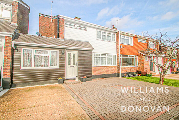 4 Bedroom Semi-Detached House For Sale In Laburnum Grove, Hockley, SS5