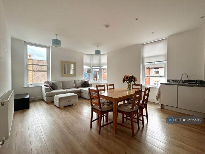 2 Bedroom Flat To Rent In West Street, Bedminster, Bristol, BS3