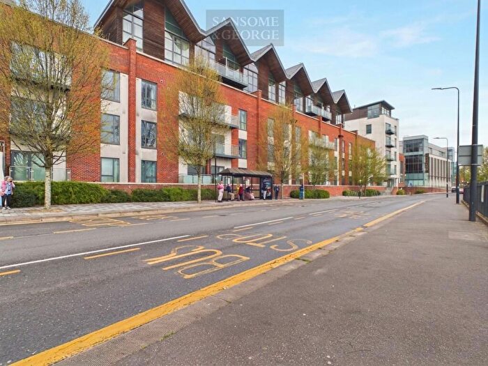 2 Bedroom Flat For Sale In Park Way, Newbury, RG14