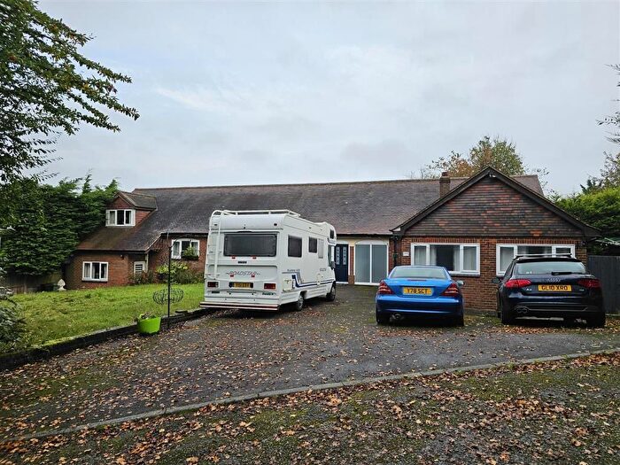 6 Bedroom Detached Bungalow For Sale In Dummer, Basingstoke, RG25