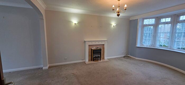 6 Bedroom Terraced House To Rent In Henbury Close, Torquay, TQ1