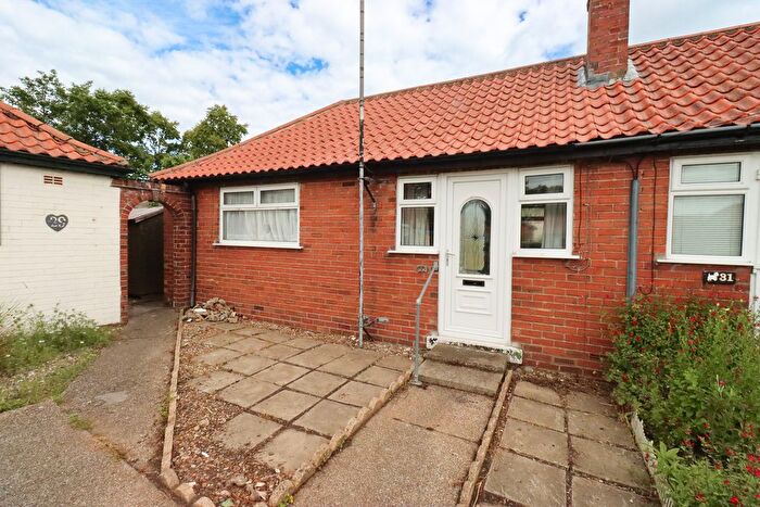 2 Bedroom Bungalow For Sale In West Vale, Filey, YO14