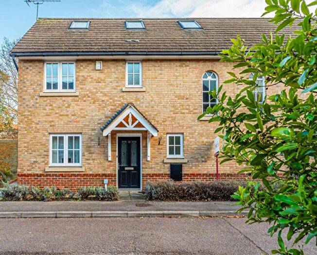 5 Bedroom Semi Detached House For Sale In Lavender Crescent, St. Albans, Hertfordshire, AL3