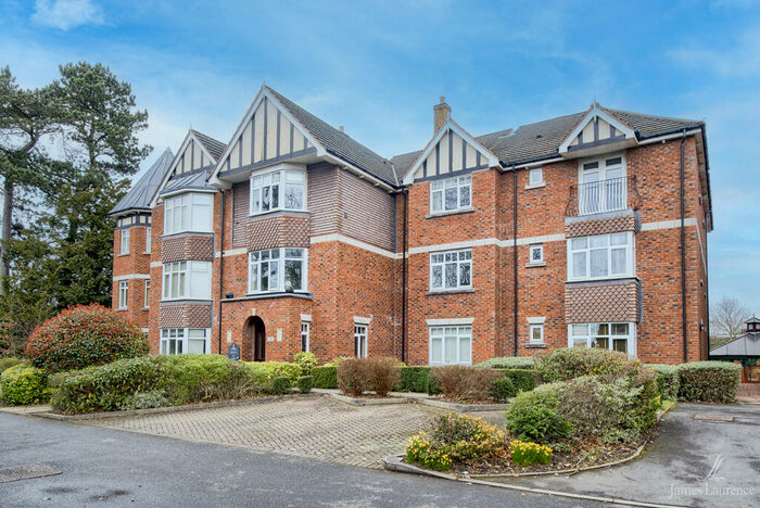 2 Bedroom Apartment To Rent In King's Hall, Wake Green Road, Edgbaston, B13