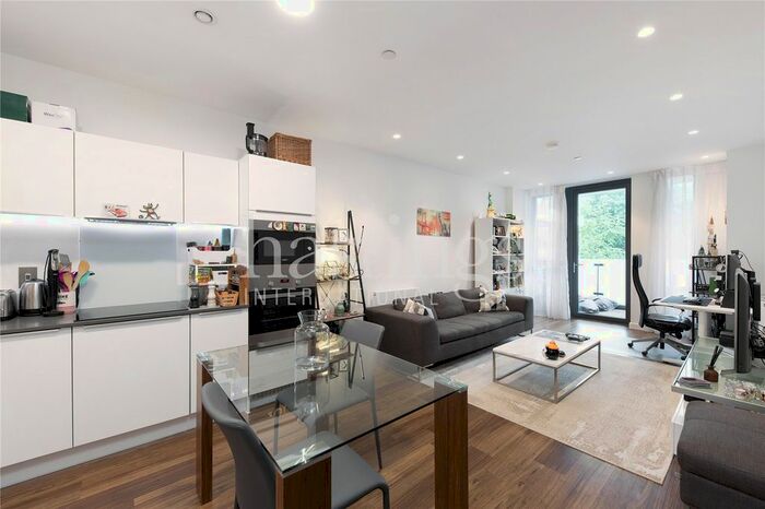 1 Bedroom Flat To Rent In Sitka House, Quebec Way, Canada Water, London, SE16