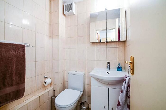 Studio To Rent In Gilpin Close, Mitcham, CR4