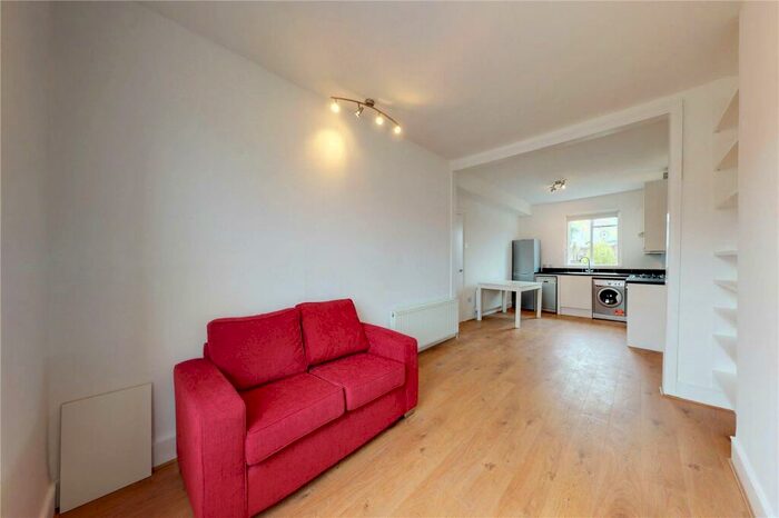 2 Bedroom Apartment To Rent In Sandringham Road, London, E8