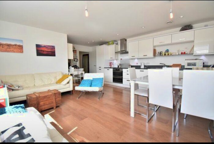 2 Bedroom Flat To Rent In Chamberlayne Road, Kensal Rise, NW10