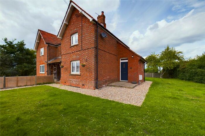 3 Bedroom Cottage To Rent In Green Farm Cottages, Theale Road, Burghfield, Berkshire, RG30