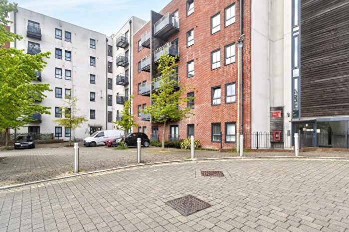 2 Bedroom Flat To Rent In Sinclair Drive, Basingstoke, RG21