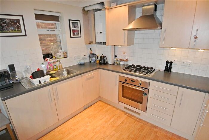 1 Bedroom Apartment To Rent In Balfour House, Weybridge, KT13