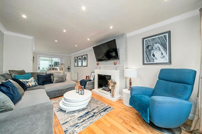 3 Bedroom Detached House For Sale In Hailes Avenue, Mount Vernon, G32