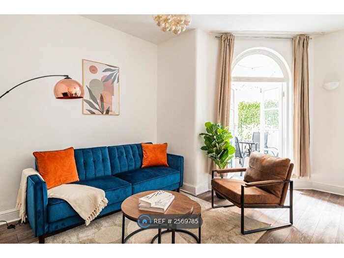 2 Bedroom Flat To Rent In Cornwall Gardens, London, SW7