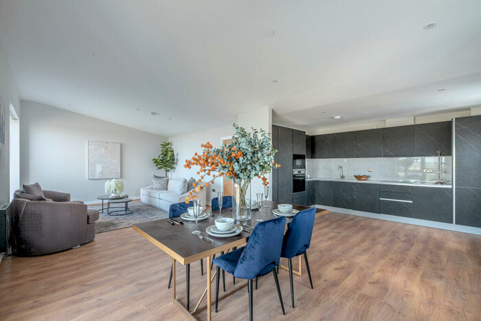 3 Bedroom Flat To Rent In Mast Quay, SE18