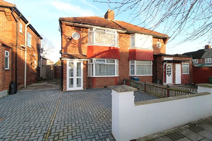 3 Bedroom Semi Detached House To Rent In Broomgrove Gardens, Edgware, HA8