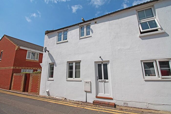 2 Bedroom End Terrace House For Sale In West Street, Eastbourne, BN21