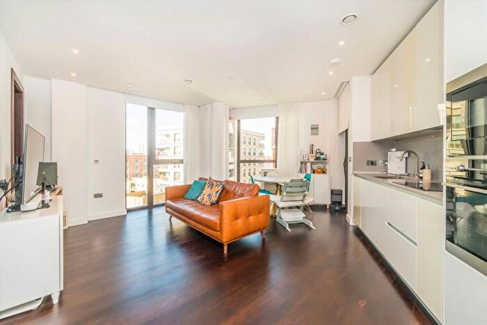 2 Bedroom Flat For Sale In Charles Clowes Walk, Nine Elms, SW11
